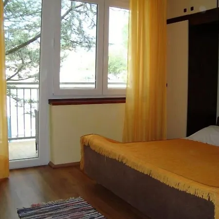 Apartman In With Balcony, Air Conditioning, Wifi, Dishwasher 3320-1 Baška