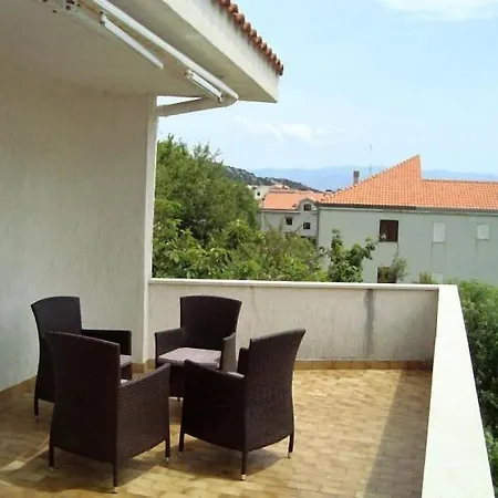 In With Balcony, Air Conditioning, Wifi, Dishwasher 3320-1 Apartman Baška