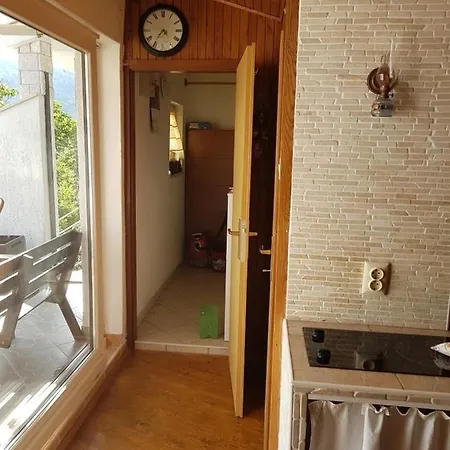 Apartman In With Balcony, Air Conditioning, Wifi, Dishwasher 3320-1